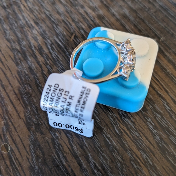 Ring - Picture 3 of 7